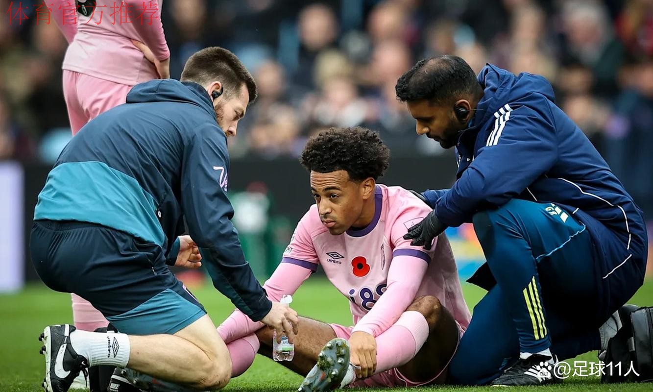 伯恩茅斯中场亚当斯内侧副韧带重伤,美国担心影响到世界杯 伯恩茅斯中场亚当斯内侧副韧带重伤,美国担心影响到世界杯